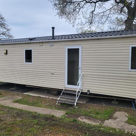 14 Greenwood Thorness Bay Porchfield  Exterior photo