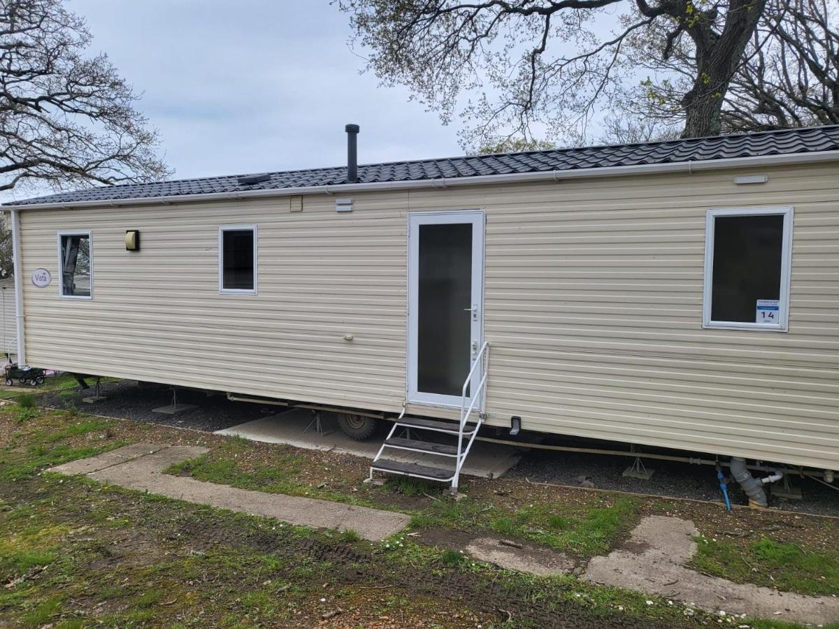 14 Greenwood Thorness Bay Porchfield  Exterior photo