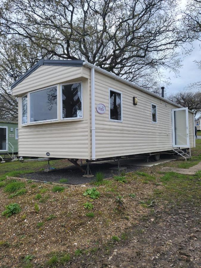 14 Greenwood Thorness Bay Porchfield  Exterior photo